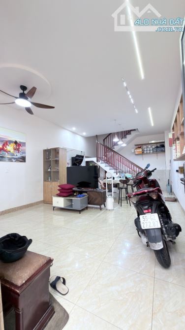 💓GIẢM  450tr GIÁ MỚI 4.8 tỷ 🏠 Lương Thế Vinh, Tân Phú. DT 4,7 x 8,5 hậu 5m, 4 tầng.  🌹 - 1