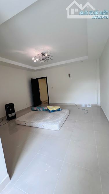 NGUYÊN CĂN - VIEW CÔNG VIÊN Nguyễn Thượng Hiền 5x20m 3 tầng 4pn nội thất cơ bản 27tr - 2