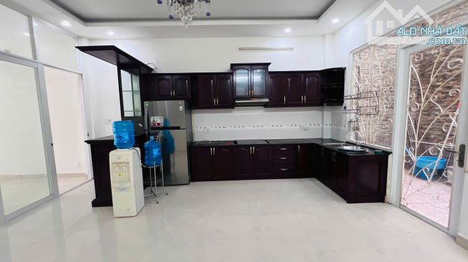 NGUYÊN CĂN - VIEW CÔNG VIÊN Nguyễn Thượng Hiền 5x20m 3 tầng 4pn nội thất cơ bản 27tr - 5