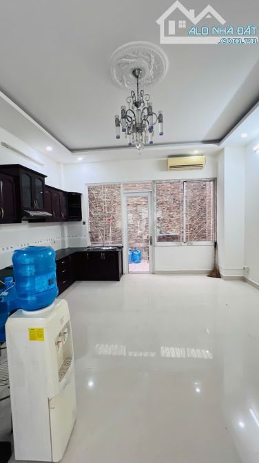 NGUYÊN CĂN - VIEW CÔNG VIÊN Nguyễn Thượng Hiền 5x20m 3 tầng 4pn nội thất cơ bản 27tr - 7