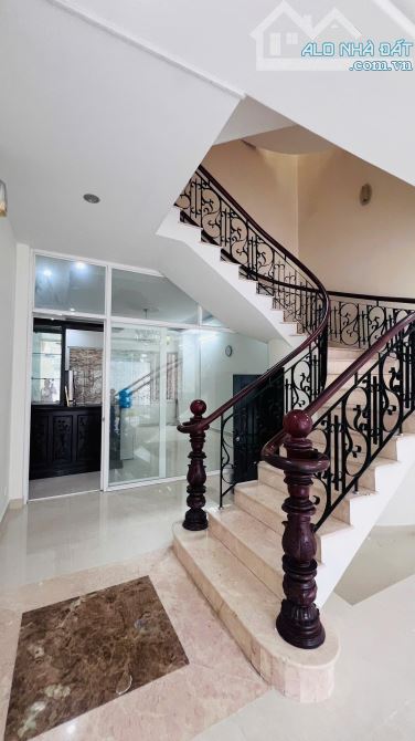 NGUYÊN CĂN - VIEW CÔNG VIÊN Nguyễn Thượng Hiền 5x20m 3 tầng 4pn nội thất cơ bản 27tr - 8