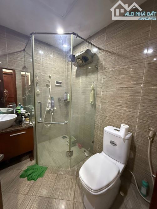 TÒA CHUNG CƯ NẰM NGAY MẶT PHỐ NGHIÊM XUÂN YÊM - FULL NỘI THẤT -  2,9 tỷ - 3