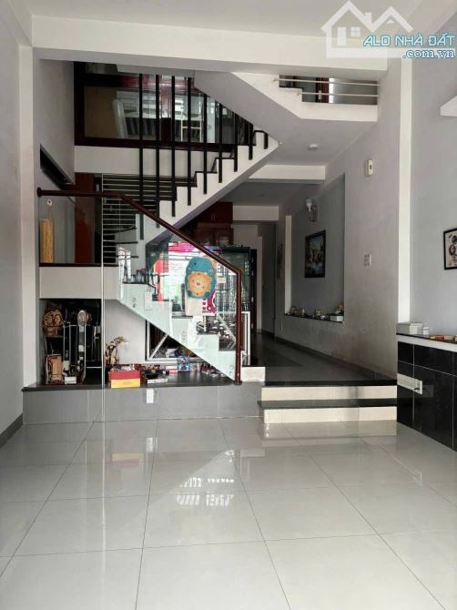 TÔI BÁN GẤP NHÀ SƯ VẠN HẠNH , QUẬN 10. GIÁ:4,45TỶ/65,8m2.SỔ SẴN. ĐANG CHO THUÊ 22TRIỆU/TH - 1