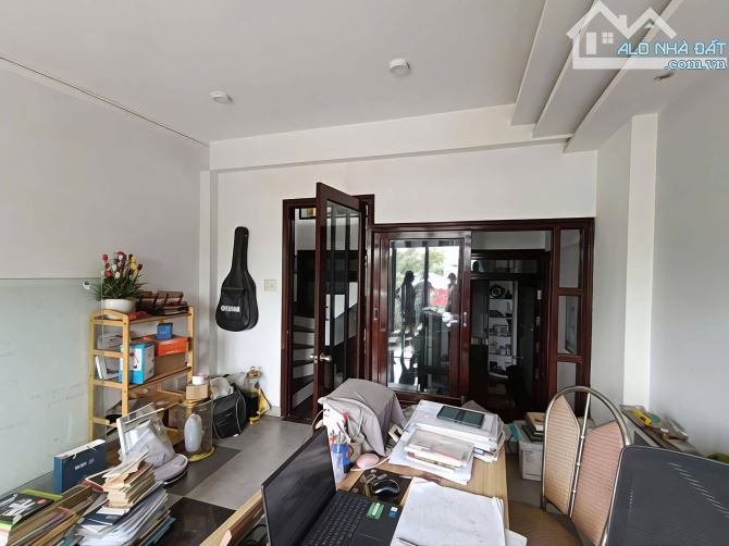 TÔI BÁN GẤP NHÀ SƯ VẠN HẠNH , QUẬN 10. GIÁ:4,45TỶ/65,8m2.SỔ SẴN. ĐANG CHO THUÊ 22TRIỆU/TH - 2