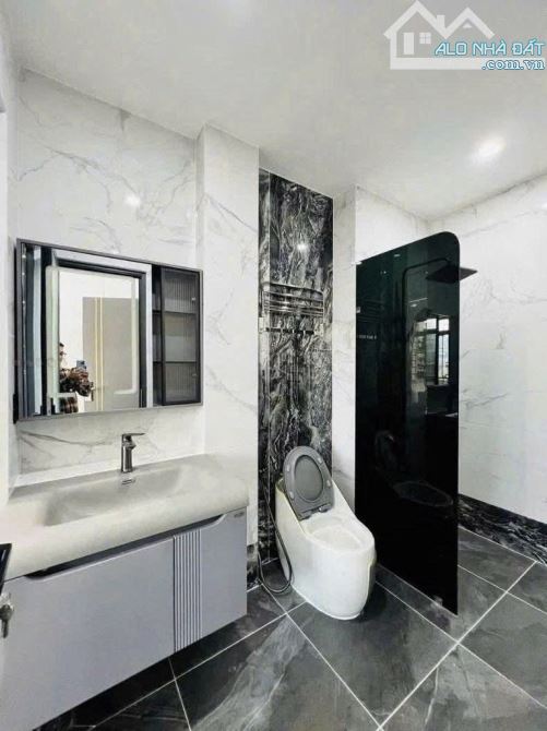 HẺM 2 OTO TRÁNH NHAU - NGUYỄN TRI PHƯƠNG, QUẬN 5. DT:4,1x18,5m. 1TRỆT 3LẦU ST - GIÁ 4Tỷ510 - 3