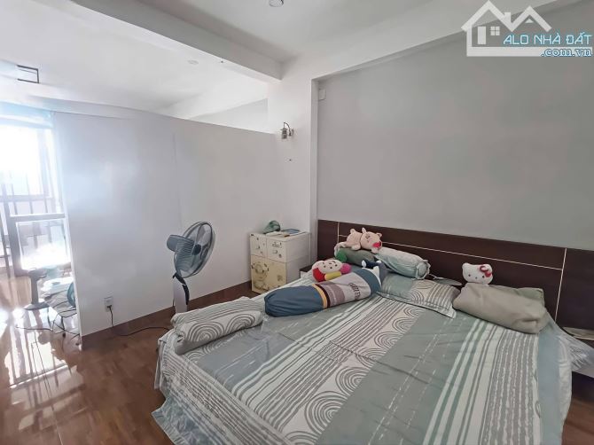 TÔI BÁN GẤP NHÀ SƯ VẠN HẠNH , QUẬN 10. GIÁ:4,45TỶ/65,8m2.SỔ SẴN. ĐANG CHO THUÊ 22TRIỆU/TH - 3