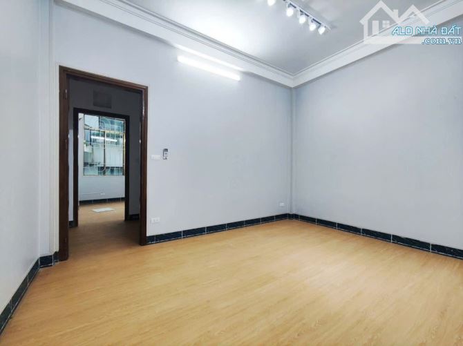 CHO THUÊ NHÀ Ô TÔ TRÁNH NÚI TRÚC - BA ĐÌNH - MT 4.6M - 4 TẦNG - 18 TR/THÁNG - 2