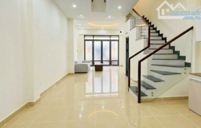 XE HƠI đậu cửa 54m²x4tầng nhà MỚI - ĐẸP thông ra Lê Quang Định 2