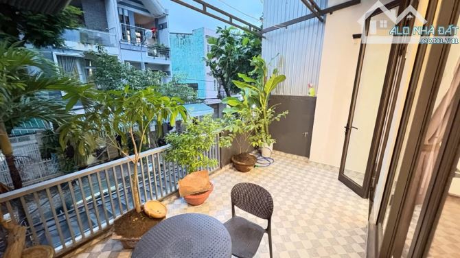 Mặt Tiền Huy Cận - Hải Châu 📍 Vị trí Kinh doanh, sat 3 trường Đại Học - 3 Tầng - Giá 10,9 5