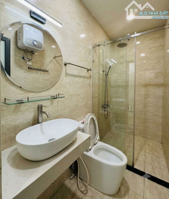XE HƠI đậu cửa 54m²x4tầng nhà MỚI - ĐẸP thông ra Lê Quang Định 5