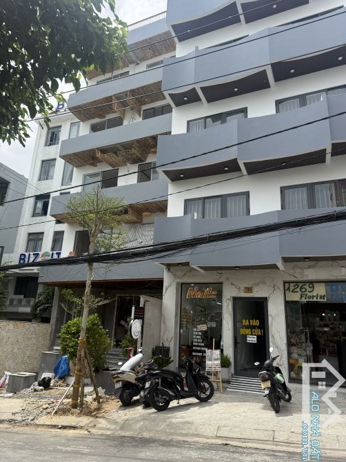 SẬP HẦM NHÀ 3 TẦNG LÔ GÓC MẶT TIỀN TRẦN VĂN DƯ CHỈ HƠN 8TY 2