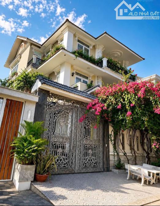 Chủ cần bán nhà Mặt tiền đường Phạm Văn Nghị, Q7(DTCN hơn 104m2). Chốt giá 5tỷ380 2