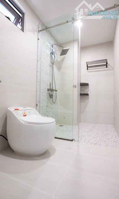 SẬP HẦM NHÀ 3 TẦNG LÔ GÓC MẶT TIỀN TRẦN VĂN DƯ CHỈ HƠN 8TY 3