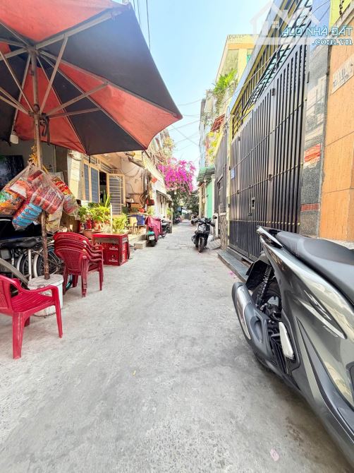 🏡 **NHÀ 61M² PHƯỜNG 1, QUẬN 8 – 3 PHÒNG NGỦ LỚN – TẶNG FULL NỘI THẤT – SỔ HỒNG RIÊNG** 3