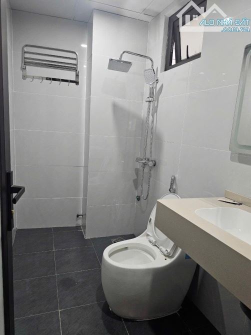 CHÍNH CHỦ CHO THUÊ NHÀ NGÃ TƯ SỞ 6 TẦNG THANG MÁY MỚI TINH 18tr FULL ĐỒ - 2