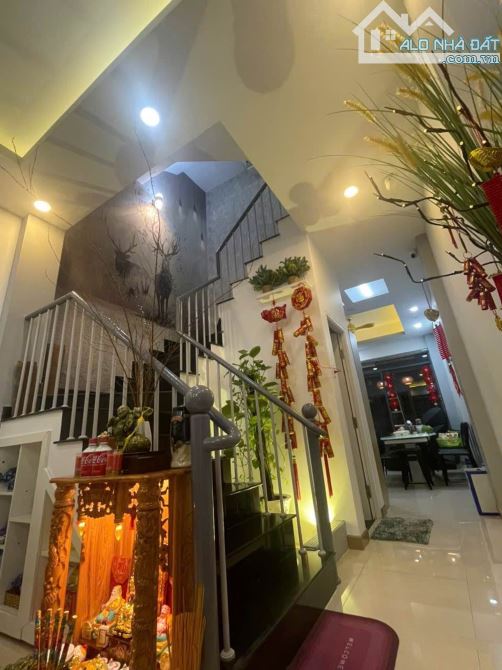 🏡 **NHÀ 61M² PHƯỜNG 1, QUẬN 8 – 3 PHÒNG NGỦ LỚN – TẶNG FULL NỘI THẤT – SỔ HỒNG RIÊNG** 4