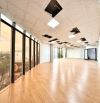 CHO THUÊ VĂN PHÒNG 130M² – GIÁ ƯU ĐÃI CHỈ 200.000Đ/M² – SÀN GỖ & LED MỚI HOÀN TOÀN