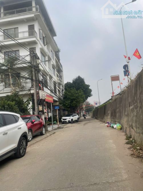 PHÚ XÁ PHÚ THƯỢNG OTO ĐỖ CỔNG .DIỆN TÍCH RỘNG XÂY TOÀ CHDV TUYỆT ĐẸP. TRUNG TÂM PT .NGÕ NÔ