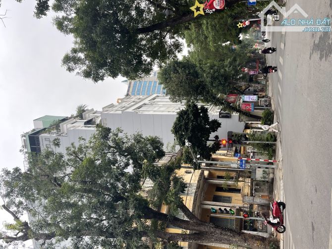 Bán khách sạn mặt Phố Hàng Cân, Hoàn Kiếm, View Hồ Gươm, 215m2 9 tầng 56PN thuê 1.5 tỷ/th