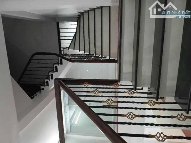 Bán nhà phân lô vỉa hè khu Tây Nam Linh Đàm - Hoàng Mai - Ô tô đỗ cửa vào nhà - MT 5M