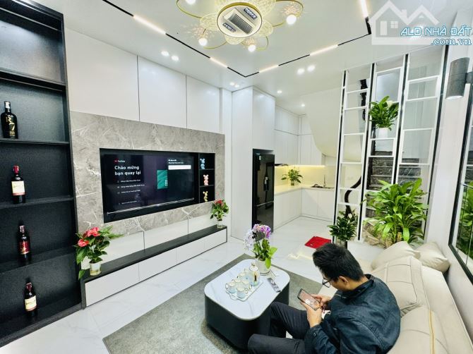 Bán Nhà : ngã 3 Tạ Quang Bửu - Bạch Mai : 25m2 - 4tầng ở luôn - 25m ra mặt 2 phố lớn