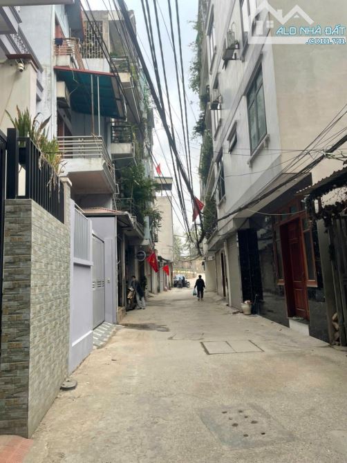 PHÚ XÁ PHÚ THƯỢNG OTO ĐỖ CỔNG .DIỆN TÍCH RỘNG XÂY TOÀ CHDV TUYỆT ĐẸP. TRUNG TÂM PT .NGÕ NÔ