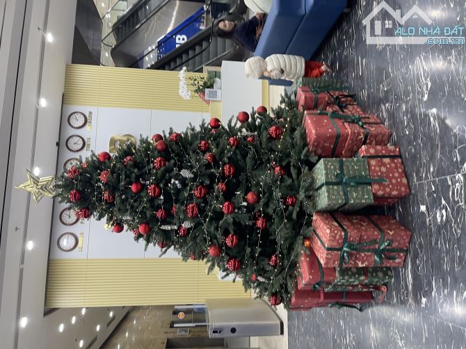 Bán khách sạn mặt Phố Hàng Cân, Hoàn Kiếm, View Hồ Gươm, 215m2 9 tầng 56PN thuê 1.5 tỷ/th