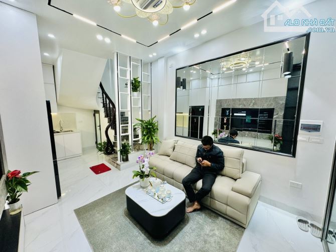 Bán Nhà : ngã 3 Tạ Quang Bửu - Bạch Mai : 25m2 - 4tầng ở luôn - 25m ra mặt 2 phố lớn