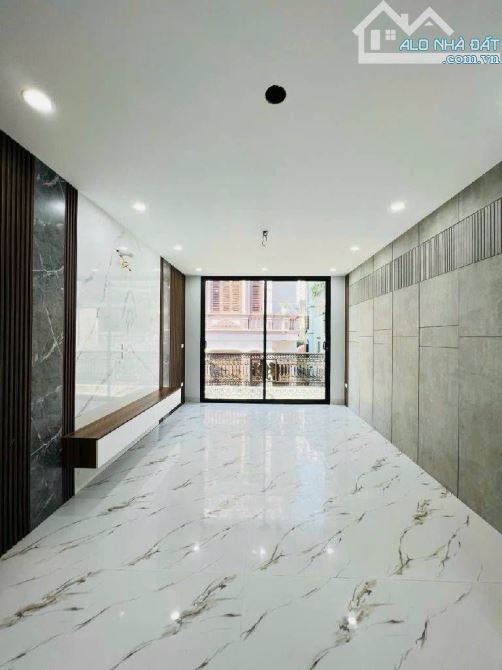 BÁN NHÀ PHỐ KIM ĐỒNG DIỆN TÍCH 45M2 ×7 TẦNG THANG MÁY CÓ VỈA HÈ GIA ĐÌNH THIỆN CHÍ BÁN.