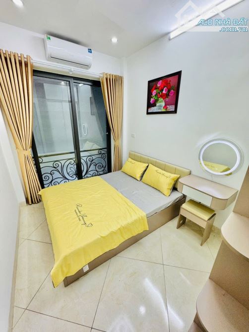 Bán nhà : Bạch Mai : Dtsd 24m2 - Lô Góc - 4Tầng 1tum - 3ngủ - 15m ra mặt phố oto tránh