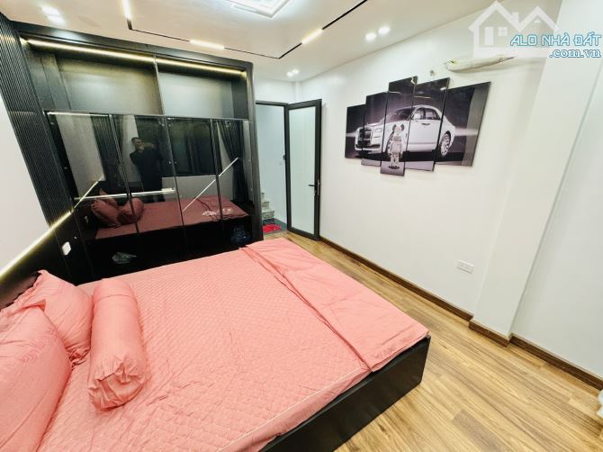 Bán Nhà : ngã 3 Tạ Quang Bửu - Bạch Mai : 25m2 - 4tầng ở luôn - 25m ra mặt 2 phố lớn