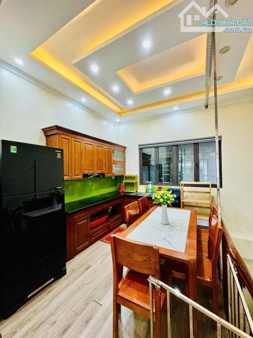 Ô TÔ 7 CHỖ VÀO NHÀ - KINH DOANH - 2 THOÁNG VĨNH VIỄN - PHÂN LÔ NGÕ THÔNG BÀN CỜ - SỔ VUÔNG