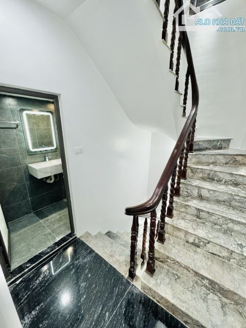 Bán Nhà : ngã 3 Tạ Quang Bửu - Bạch Mai : 25m2 - 4tầng ở luôn - 25m ra mặt 2 phố lớn