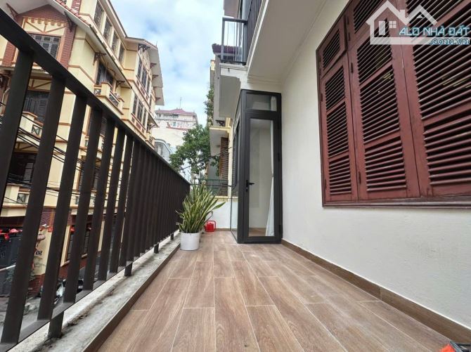 NHÀ PHÂN LÔ SÁT PHỐ 31 TỶ 75m 5 TẦNG MT 6,3 VỈA HÈ Ô TÔ TRÁNH KINH DOANH VÕNG THỊ TÂY HỒ