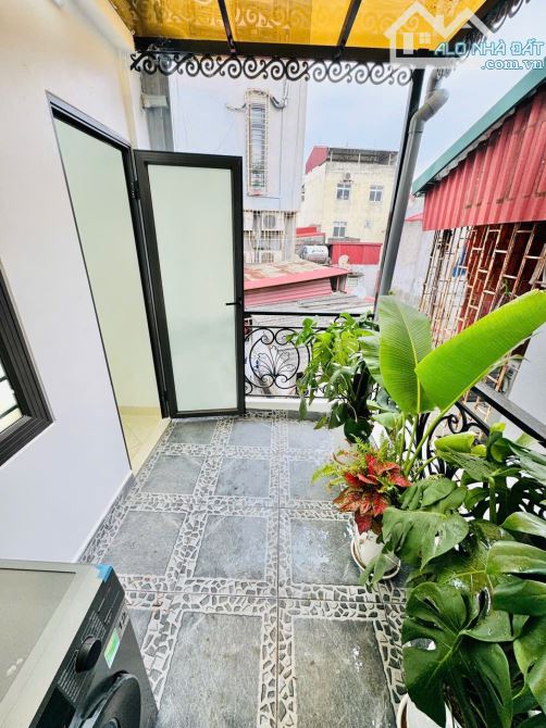 Bán nhà : Bạch Mai : Dtsd 24m2 - Lô Góc - 4Tầng 1tum - 3ngủ - 15m ra mặt phố oto tránh