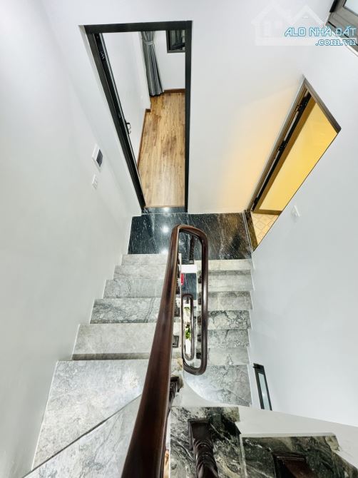 Bán Nhà : ngã 3 Tạ Quang Bửu - Bạch Mai : 25m2 - 4tầng ở luôn - 25m ra mặt 2 phố lớn