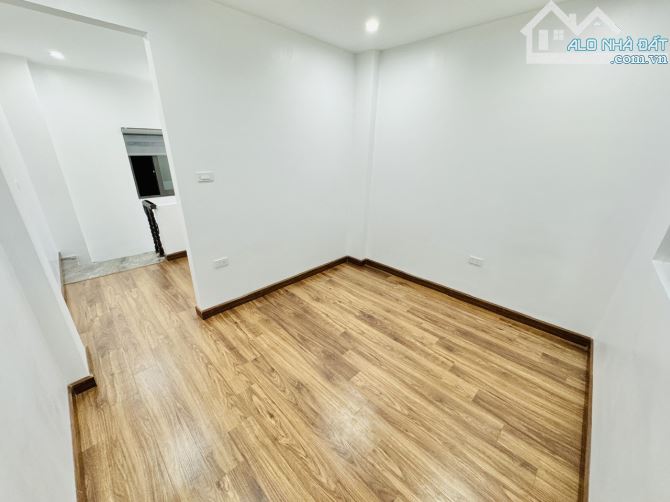 Bán Nhà : ngã 3 Tạ Quang Bửu - Bạch Mai : 25m2 - 4tầng ở luôn - 25m ra mặt 2 phố lớn