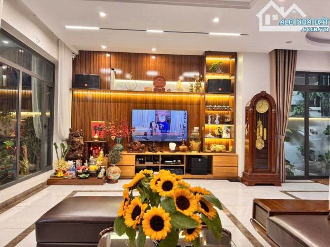 BÁN NHÀ MẶT PHỐ CẦU GIẤY, KINH DOANH BẤT CHẤP, LÔ GÓC 2 THOÁNG, DT 58M2, MT 5M, HƠN 19 TỶ