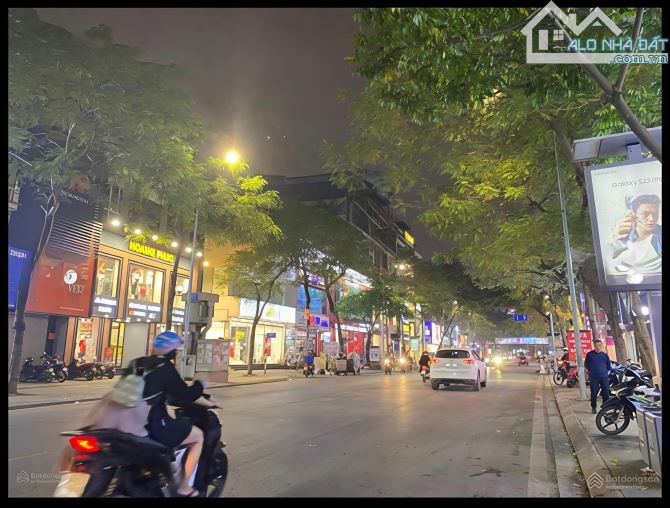 Bán nhà mặt phố Thái Hà, DT 130m2 x 7 tầng, giá 70 tỷ.