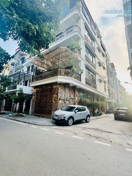 Biệt thự KĐT Định Công lô góc oto tránh vỉa hè thang máy 85m2 x mtiền 5m. Giá 42 tỷ