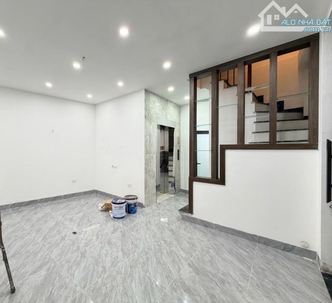 TÂY HỒ - NHÀ MỚI THANG MÁY- VIEW ĐẠI LỘ SÔNG HỒNG, THOÁNG MÁT