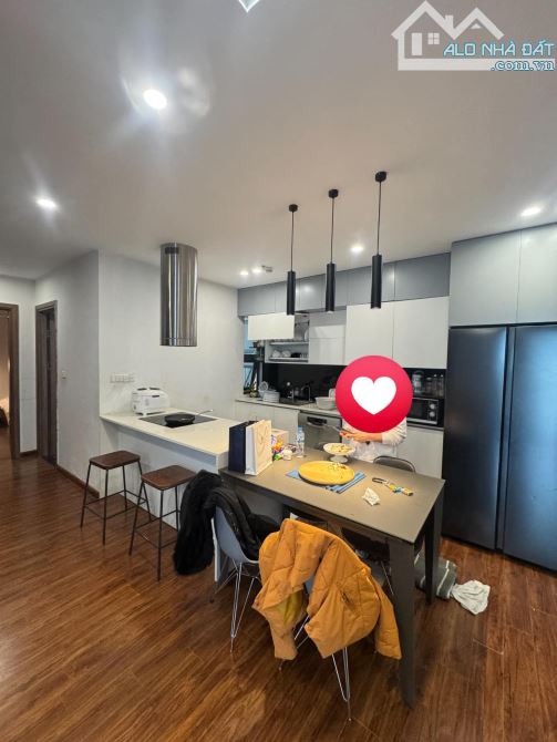 Bán căn hộ Toà A2 Sky Central 176 Định Công căn góc tầng 16, sổ 88m2 x 3 ngủ. Giá 9.3 tỷ