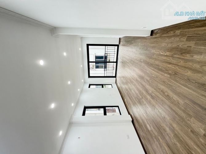 TÂY HỒ - NHÀ MỚI THANG MÁY- VIEW ĐẠI LỘ SÔNG HỒNG, THOÁNG MÁT