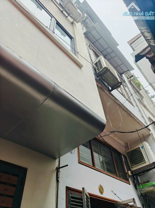 Cần bán phân lô Tôn Đức Thắng, ngõ thông oto tránh 15m, dân xây 30m2 x 6 tầng. Giá 9.9 tỷ