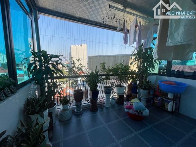 PHÚ THƯỢNG OTO ĐỖ CỔNG - THANG MÁY NHÀ ĐẸP. - VIEW THÀNH PHỐ VEN SÔNG TINH HOA CỦA TH