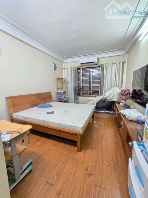 Cần bán phân lô Tôn Đức Thắng, ngõ thông oto tránh 15m, dân xây 30m2 x 6 tầng. Giá 9.9 tỷ