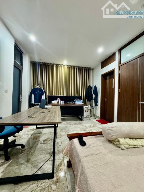 Biệt thự KĐT Định Công lô góc oto tránh vỉa hè thang máy 85m2 x mtiền 5m. Giá 42 tỷ