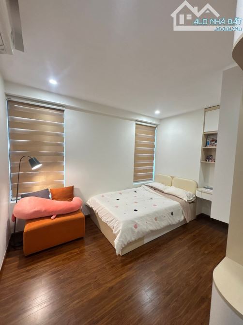 Bán căn hộ Toà A2 Sky Central 176 Định Công căn góc tầng 16, sổ 88m2 x 3 ngủ. Giá 9.3 tỷ