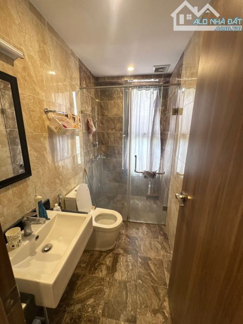 Bán căn hộ Toà A2 Sky Central 176 Định Công căn góc tầng 16, sổ 88m2 x 3 ngủ. Giá 9.3 tỷ