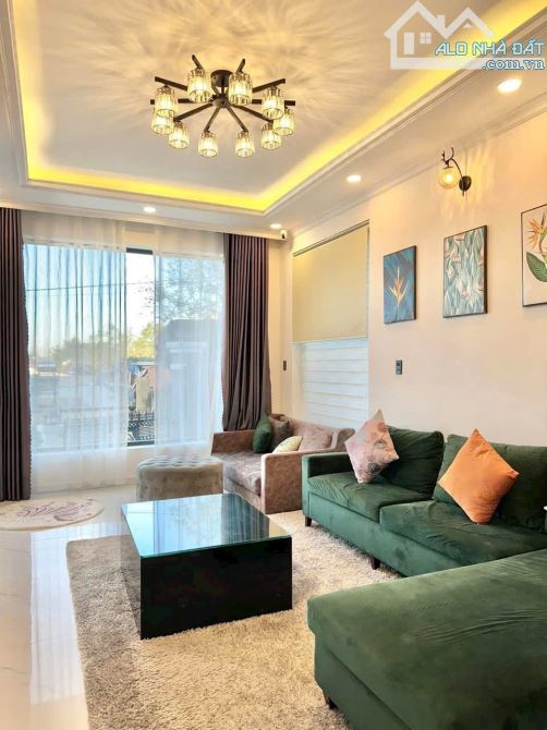 BÁN VILLA CAO CẤP – HẺM XE HƠI ĐƯỜNG VẠN HẠNH, giá 13,5 tỷ   Diện tích: 200.72m² 15 x 12